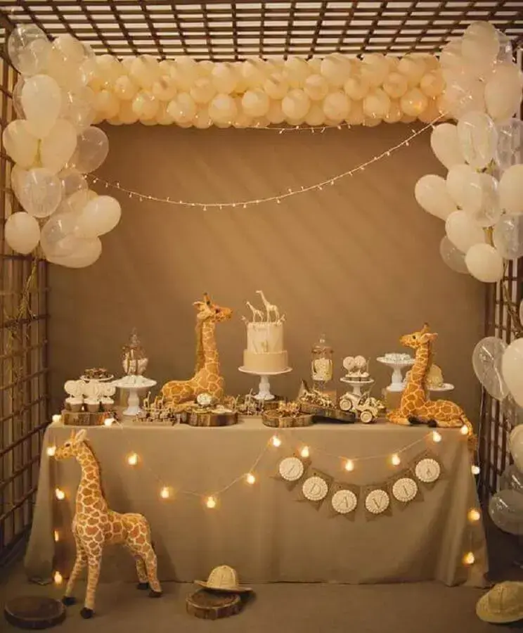 decoração com balões simples para festa infantil decorada com muitas girafas Foto Baby Shower Ideas