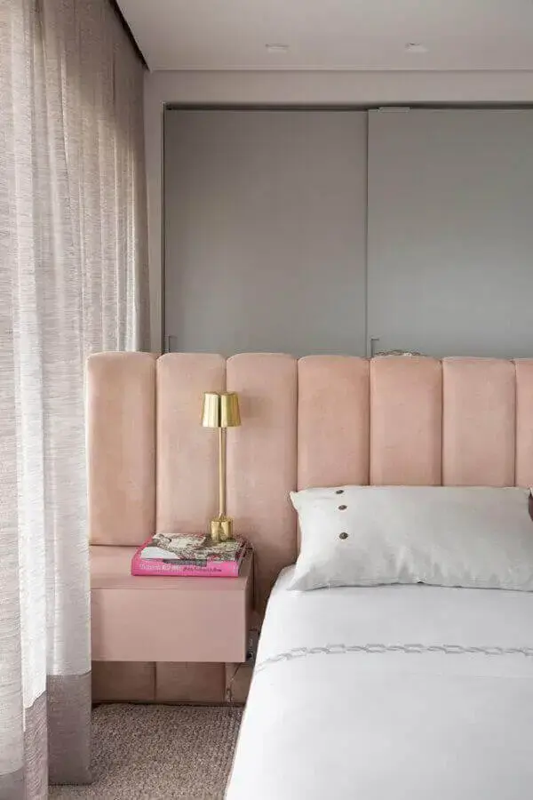 decoração de quarto com cama com cabeceira estofada cor de rosa Foto Casa de Valentina