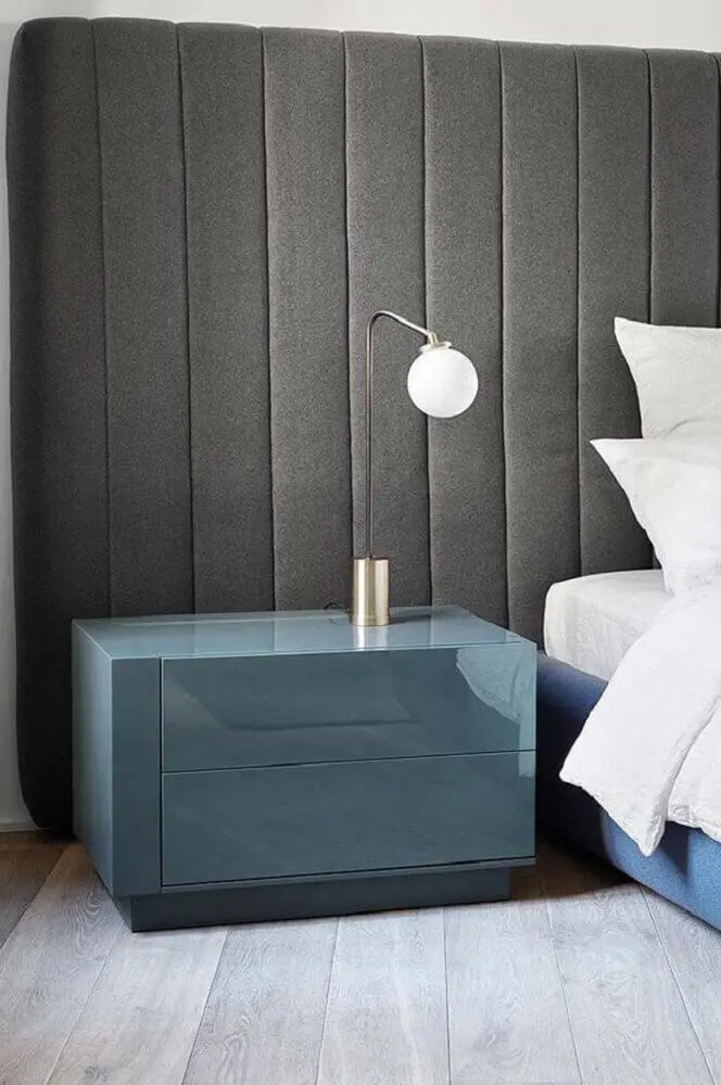 decoração moderna para quarto com criado mudo laqueado cinza Foto Pinterest