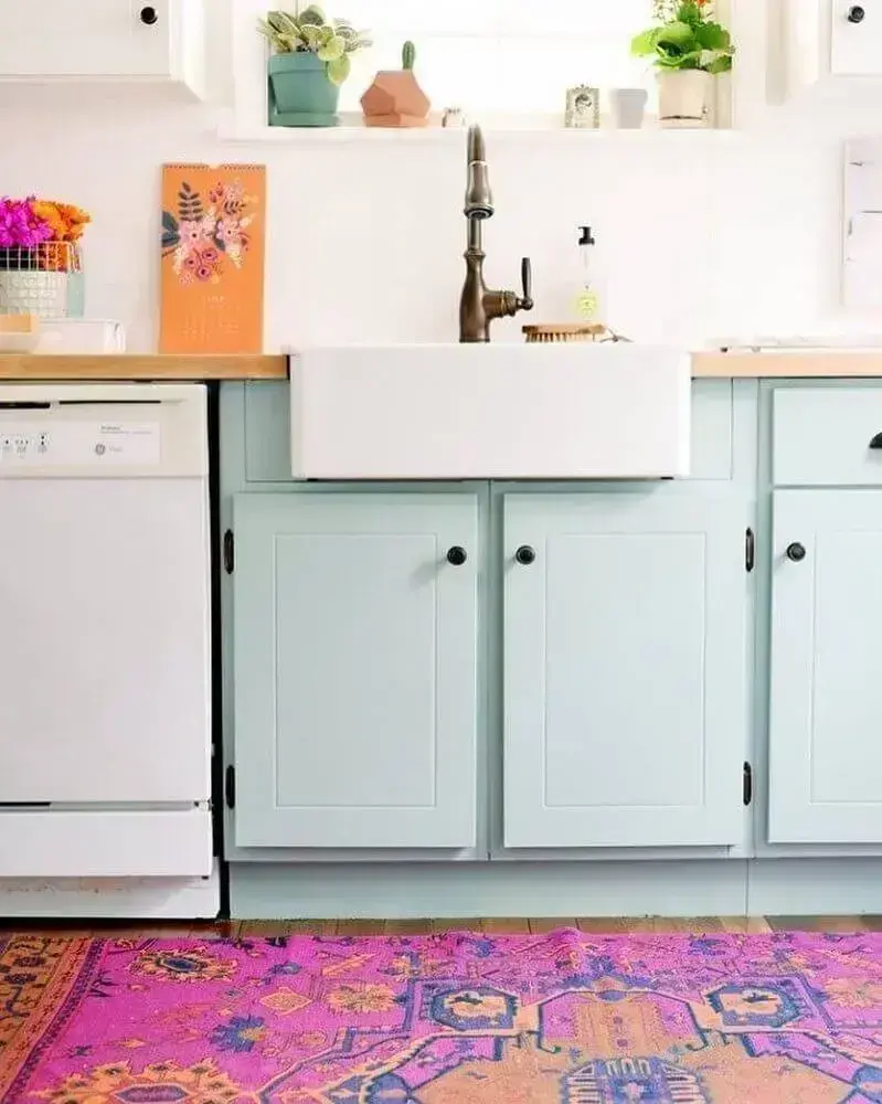 decoração retrô com tapete para cozinha colorido Foto Nina Home