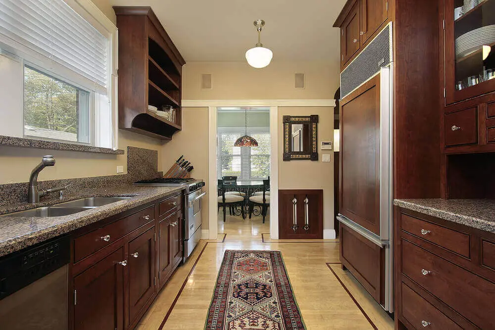 estilo clássico para armário de cozinha com balcão Foto Stock Cabinet Express