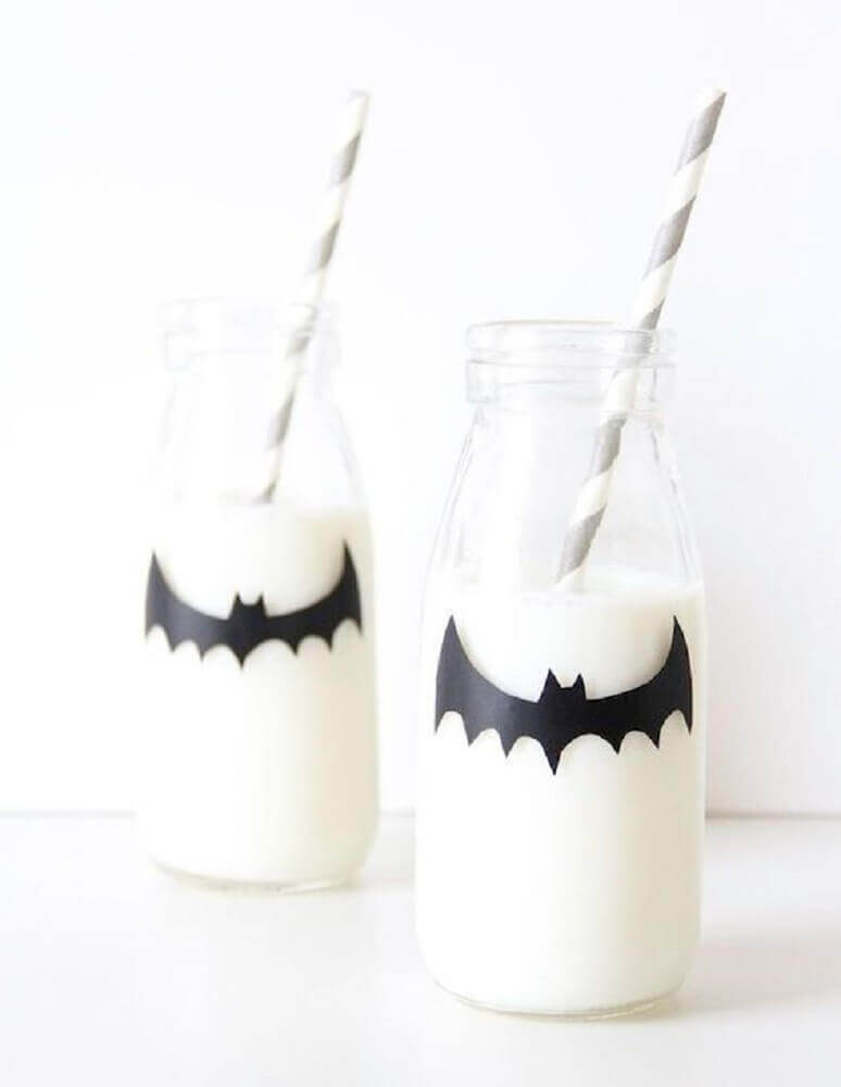 garrafinha personalizada com morcego para festa de halloween Foto Pinterest