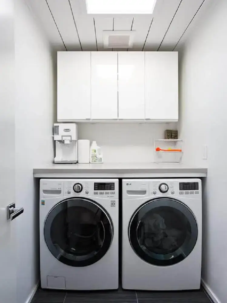 modelo aéreo de armário para lavanderia pequena Foto Pinterest