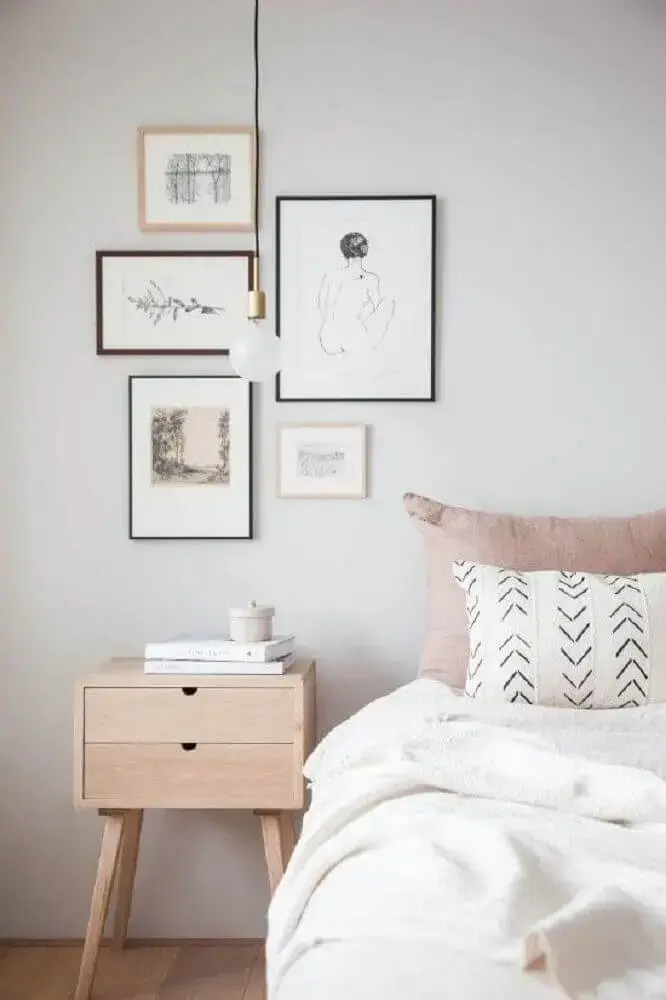 modelos de criado mudo com pés palito para quarto com decoração minimalista Foto Muy Molon