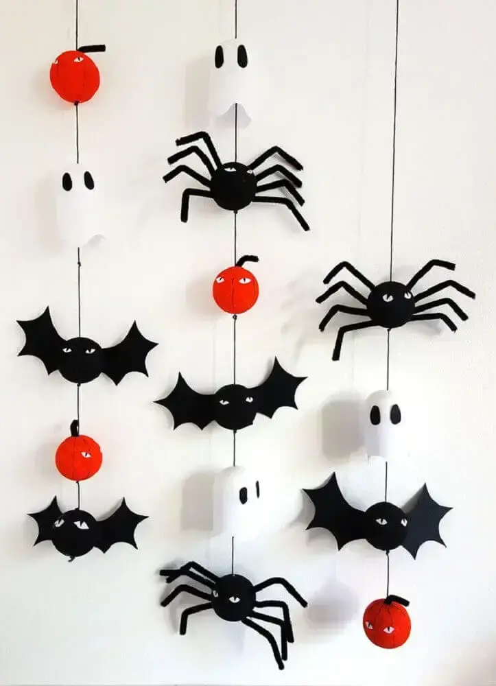móbile com fantasminhas e morcegos para festa de Halloween Foto Pinterest