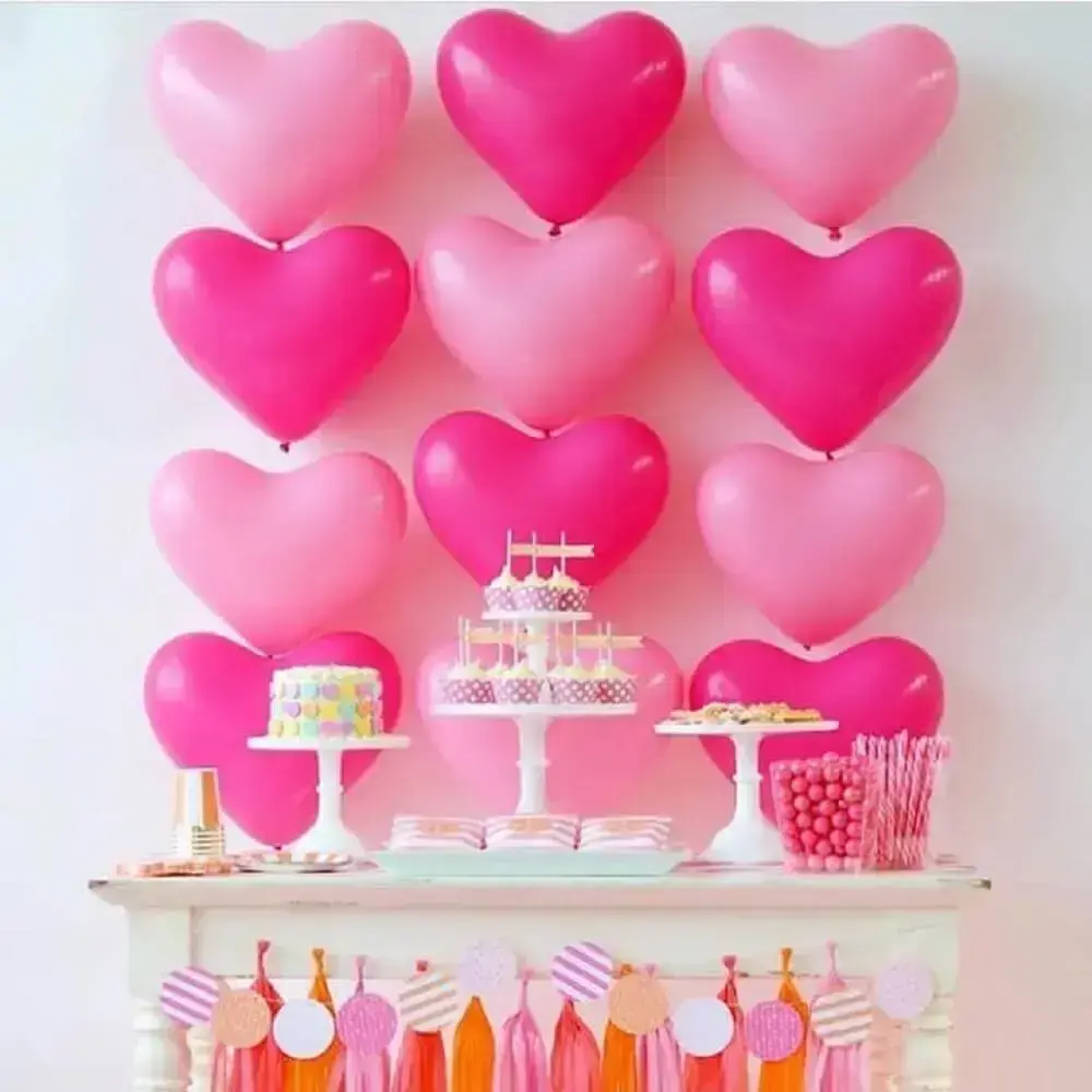 painel de balões em formato de coração para decoração de festa romântica Foto Home Decor Ideas