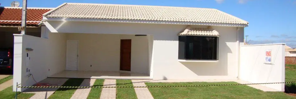 Casas pré-fabricadas com garagem frontal ampla
