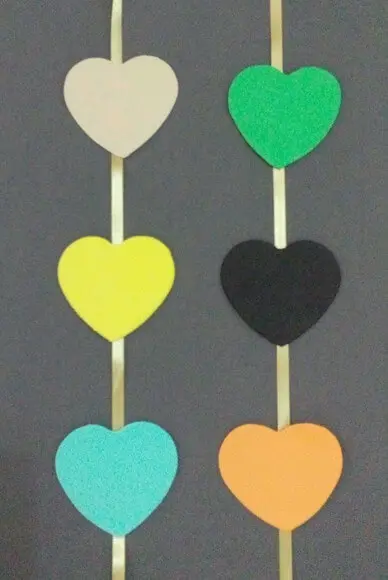 Cortina de coração colorido em fita de cetim Foto de LM Artes e Bijoux