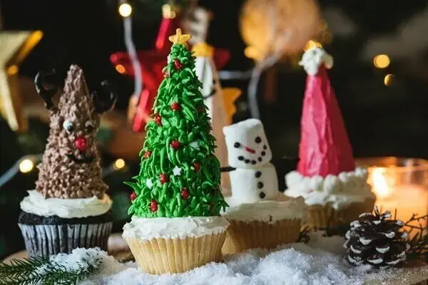 Decoração de natal simples e barata com cupcakes