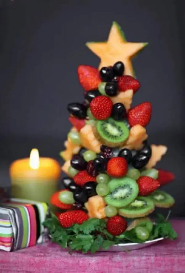 Decoração de natal simples e barata frutinhas como árvore de natal