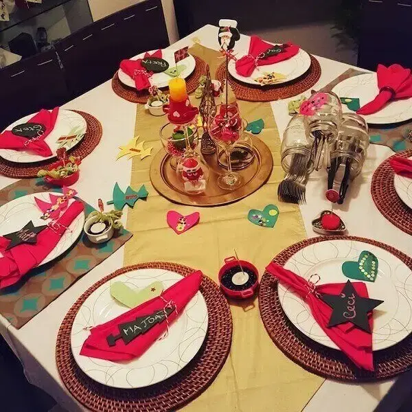 Decoração de natal simples e barata mesa para crianças