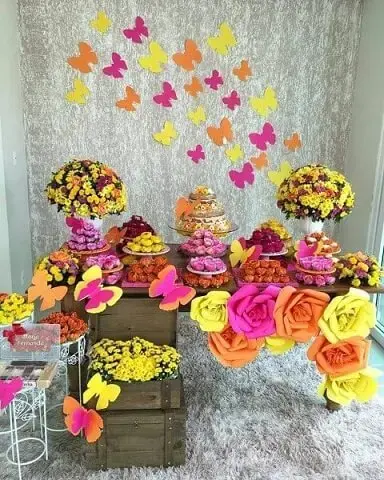 Decoração jardim encantado em tons de rosa, laranja e amarelo Foto de Belo Toque