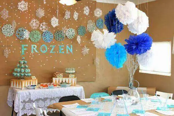 Ideias criativas decoração mesa frozen simples