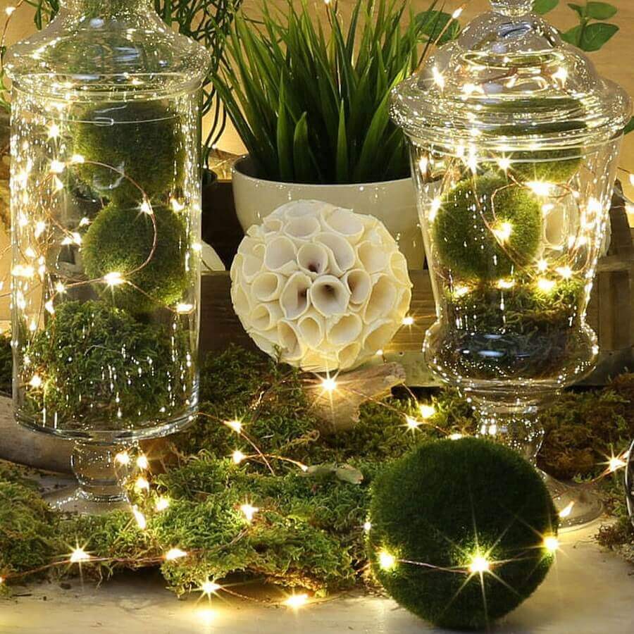 arranjos feitos com luzes de natal e bolas verdes Foto DHgate