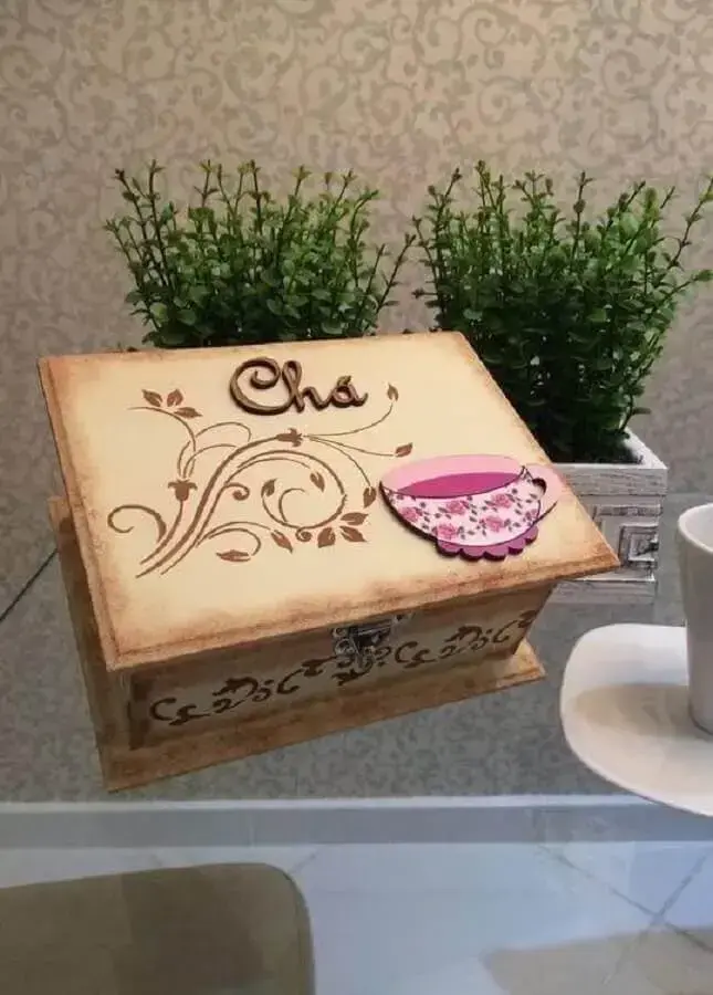 caixa de madeira decorada e personalizada para guardar chá Foto Dekoration stile