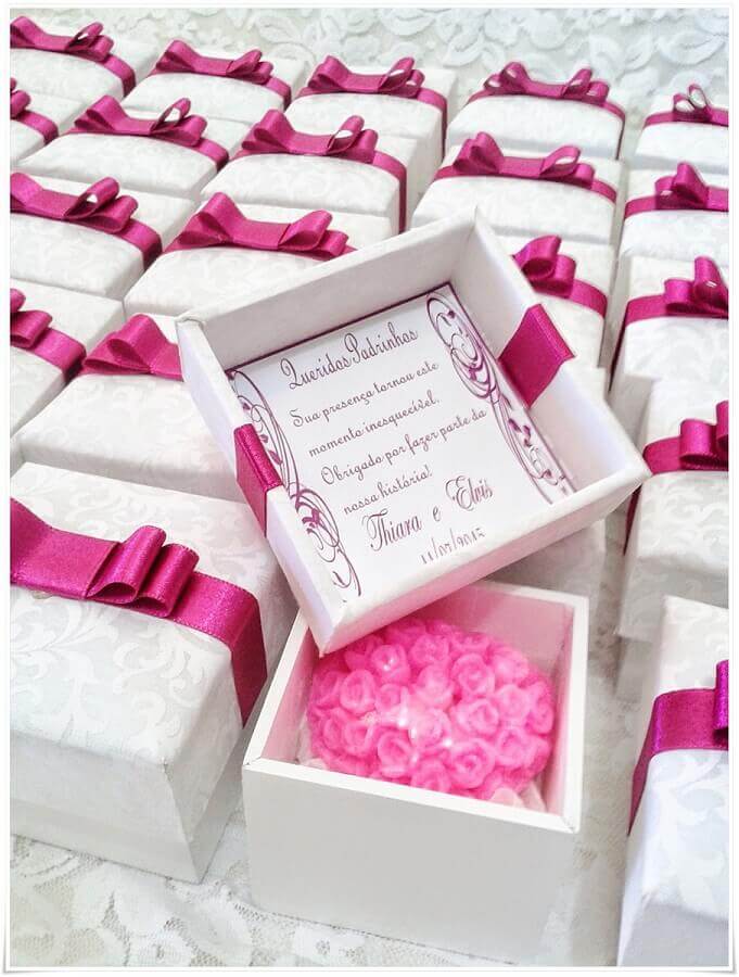 caixa de mdf para casamento decorada com fita de cetim rosa Foto Pinterest