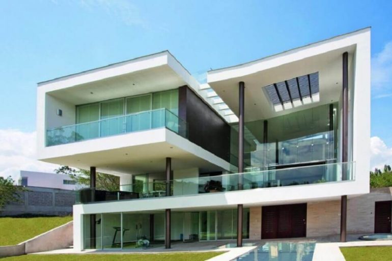 casa de vidro com fachada moderna