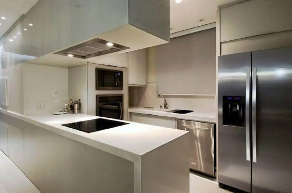 cozinha moderna decorada com armário planejado para cozinha pequena Foto Viviane Loyola