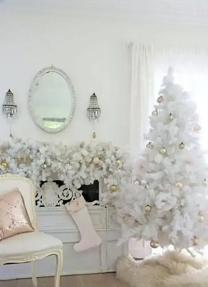 decoração com árvore de natal branca Foto Lori Kennedy