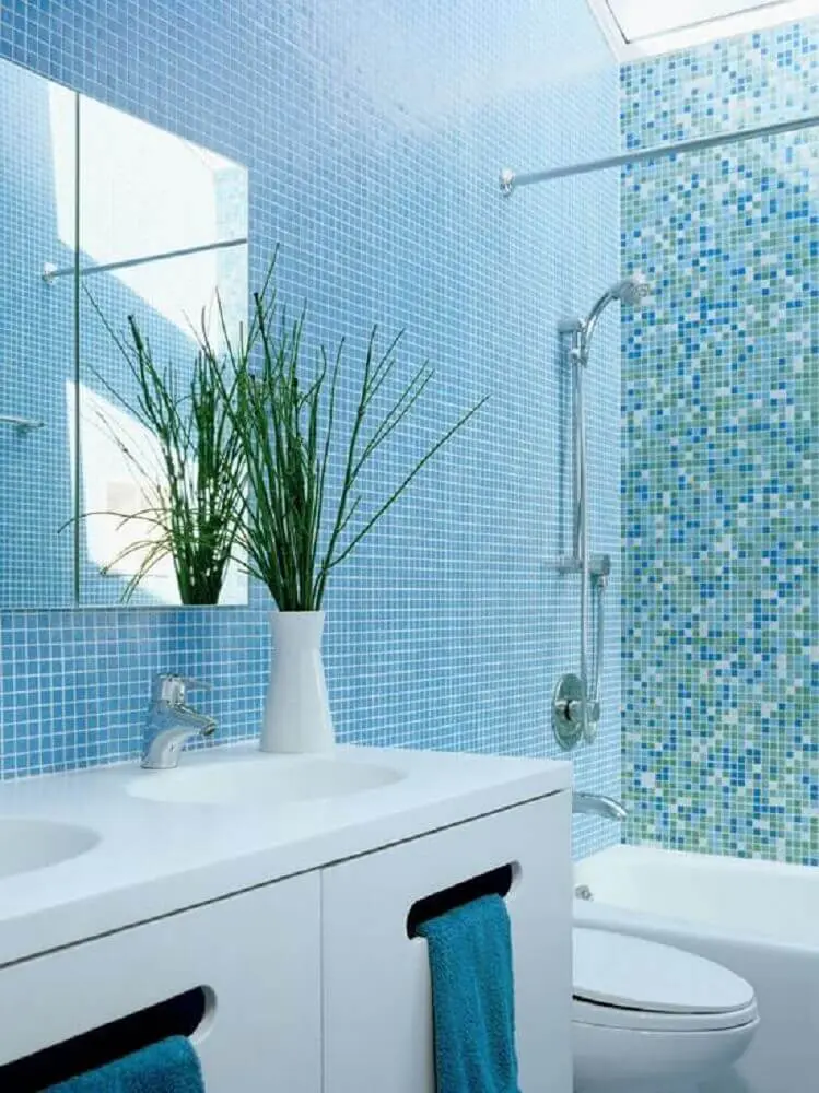decoração para banheiro com pastilha azul Foto Dekor Öneri
