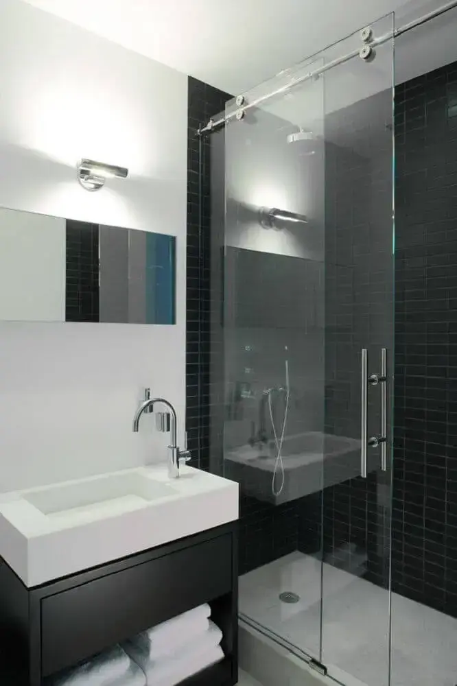 móveis planejados para banheiro decorado preto e branco Foto Pinterest