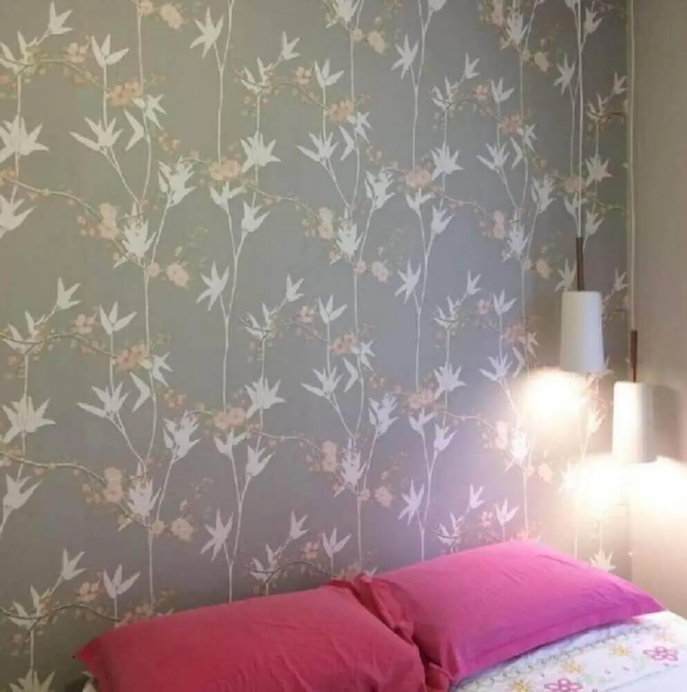 papel de parede floral para quarto com decoração simples Foto Pinterest