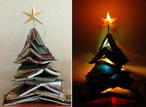 Árvore de natal artesanal com livros Foto de Hun