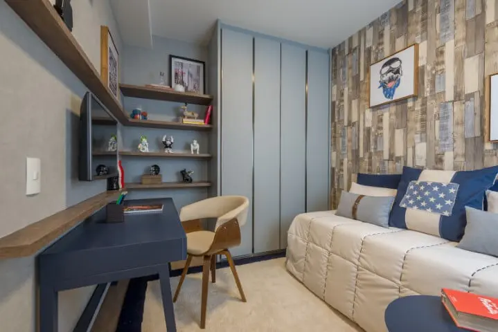 Armário de quarto azul com portas de abrir Foto de RCF Design