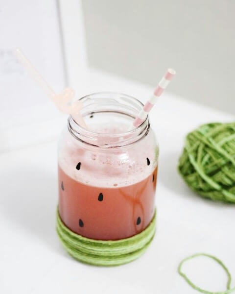 Potes de vidro como copo com estampa de melancia Foto de PicBon