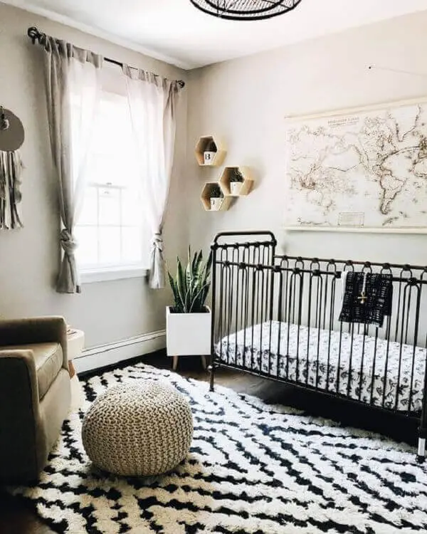 Quadro para quarto de bebê mapa mundi