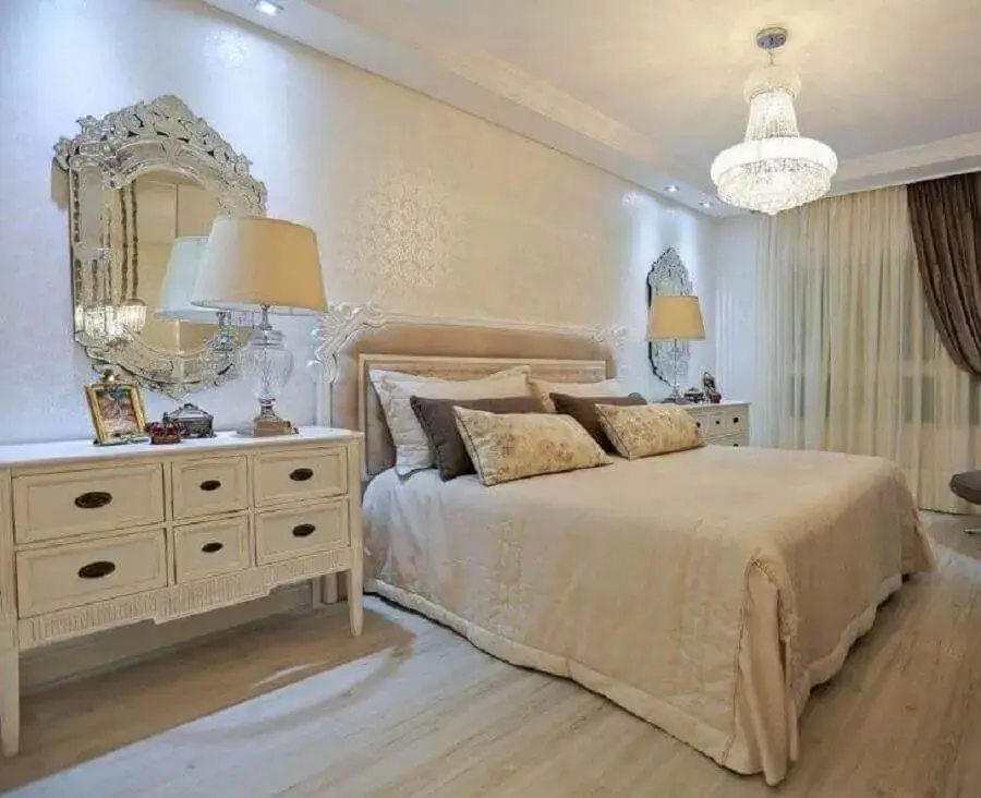 decoração clássica para quarto de casal na cor marfim Foto Officio & Arte