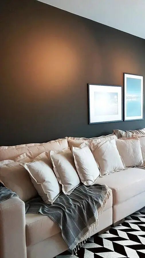 decoração com manta para sofá grande Foto Thiago Mondini