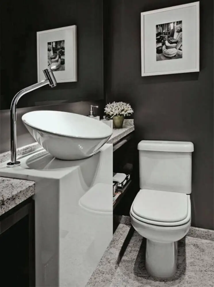 decoração de lavabo com parede preta e pedra nanoglass Foto Pinterest