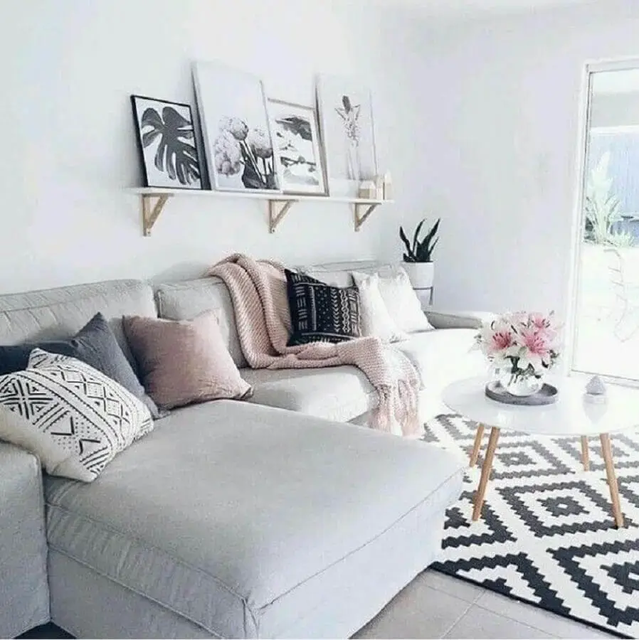 decoração moderna para sala em tons neutros com manta para sofá de canto Foto Pinterest