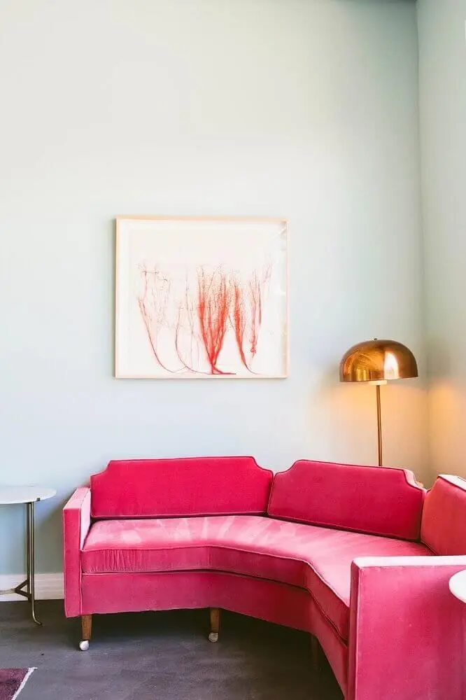 modelo diferente e cor de rosa de sofá de canto para sala pequena Foto Archzine