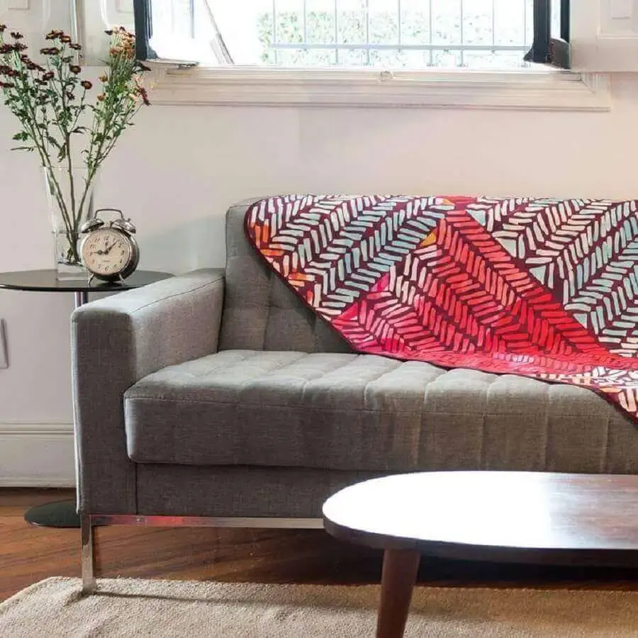 modelo estampado de manta para sofá Foto Assetproject