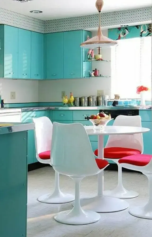 modelo simples de armário para cozinha azul turquesa Foto Samantha Pattillo