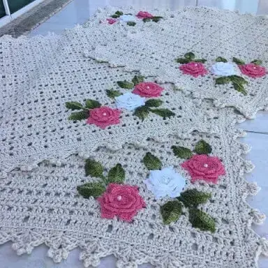Jogo de cozinha de crochê com flores rosa e branco Foto de MS Crochê