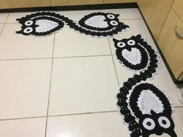 Jogo de cozinha de crochê de corujas em preto e branco Foto de Neusa Torres Artesanato