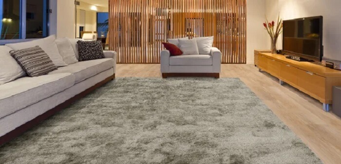 Modelo de tapete felpudo cinza para sala de estar