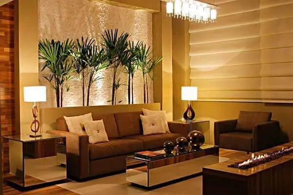 Tipos de plantas ornamentais compõe a decoração interna da residencia