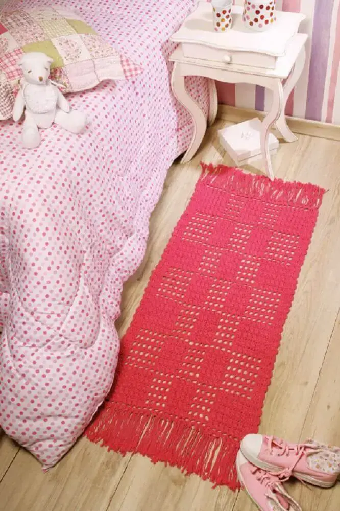 decoração para quarto com passadeira de crochê cor de rosa Foto Portal de Artesanato