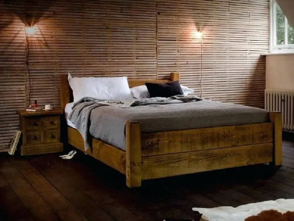 decoração rústica para quarto com cama de madeira de demolição
