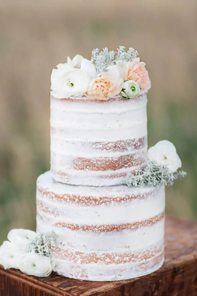 lindo bolo naked cake para casamento simples e rústico Foto Shauna Veasey