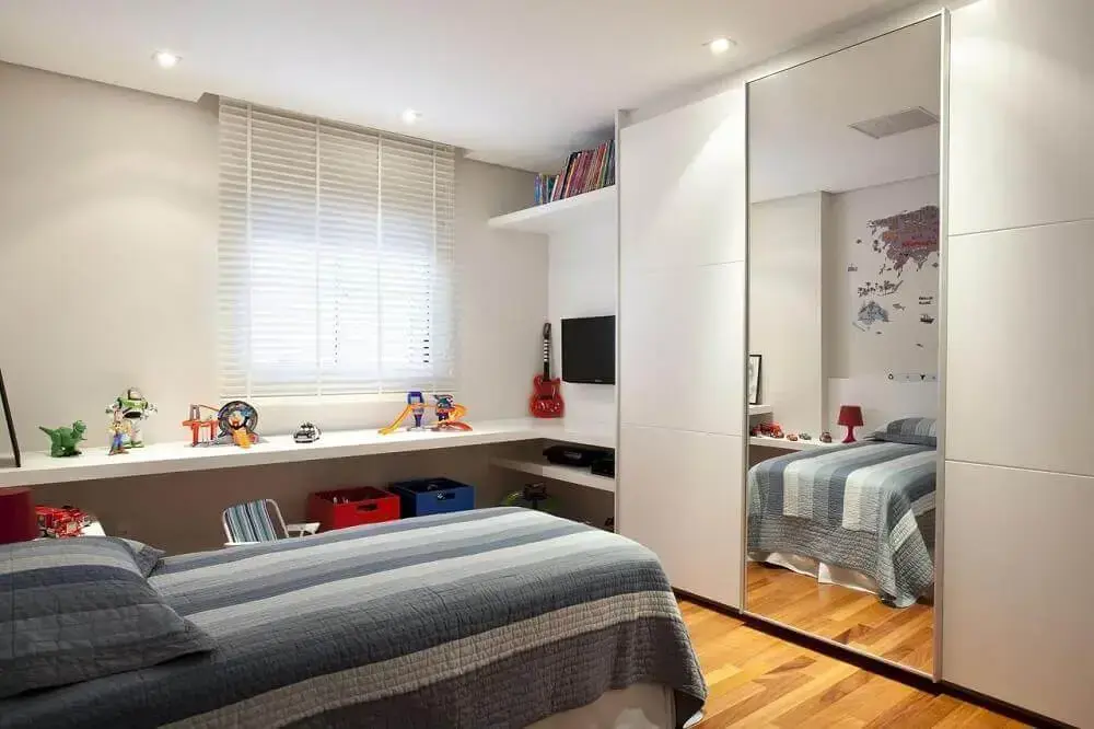 móveis planejados para quarto de solteiro com decoração infantil Foto Martinhão Neves Arquitetos