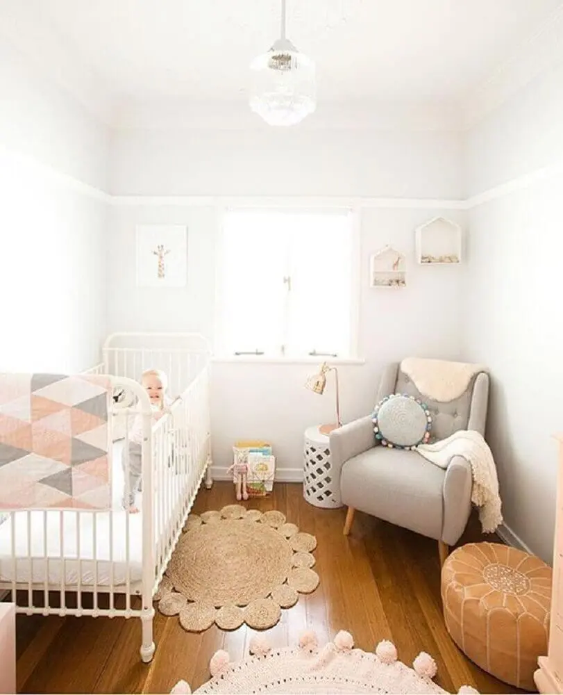 tapete de crochê para quarto de bebê decorado com cores neutras Foto Pinterest