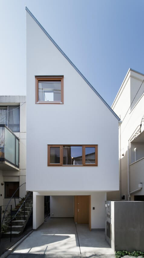 Casa duplex moderna com visual diferente Foto de Sumika