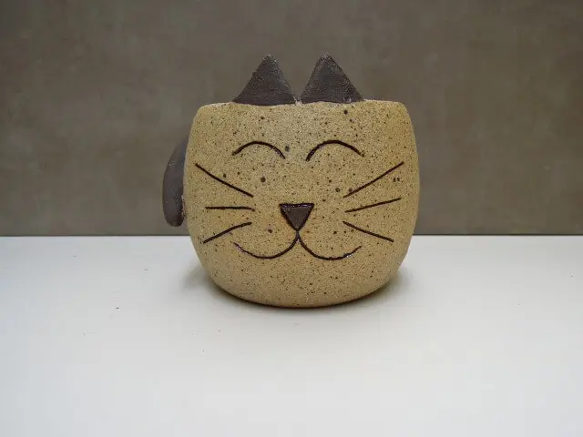Vasos de cerâmica com carinha de gato Foto de Ceramicaria