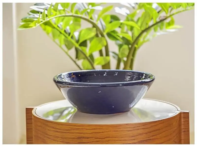 Vasos de cerâmica em decoração de ambiente interno Foto de Terra Asia