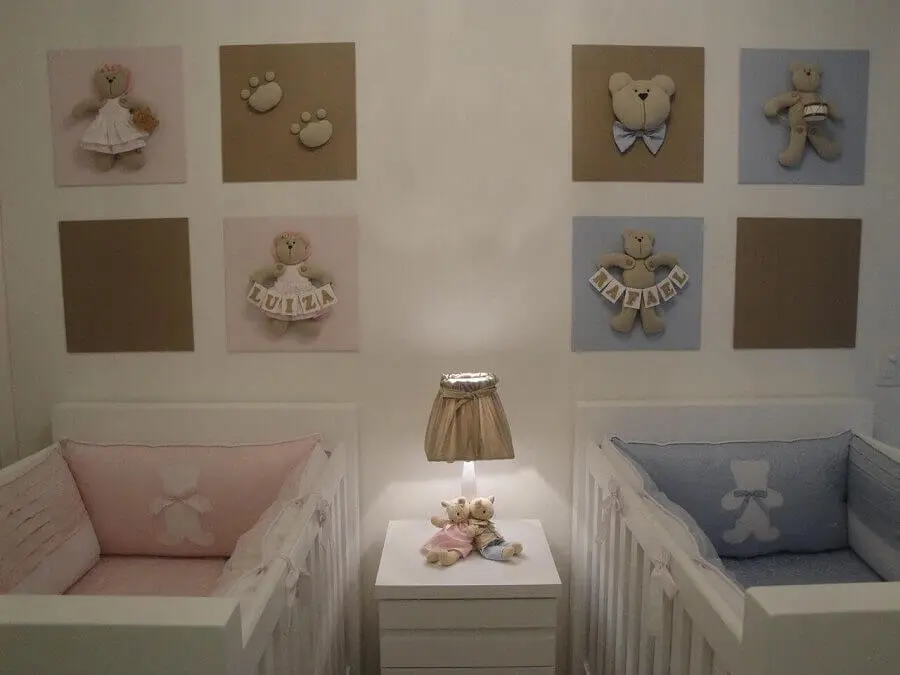 decoração com enfeites para quarto de bebês gêmeos menino e menina Foto Leiza Veiga
